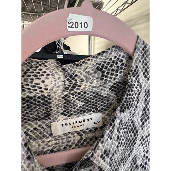 Equipment Femme Long Sleeve Snake Print Button Up Blouse Sz M - Picture 5 of 5